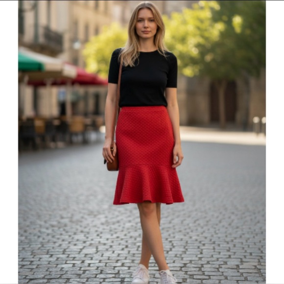 Sharagano Dresses & Skirts - Sharagano Red Quilted Skirt Size 10